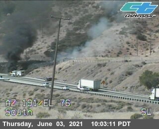 engineco16's tweet photo. #GrapeFire (KernCo) small fire along I-5, Jno Grapevine Rd @kerncountyfire https://t.co/SwkQnltf1Z