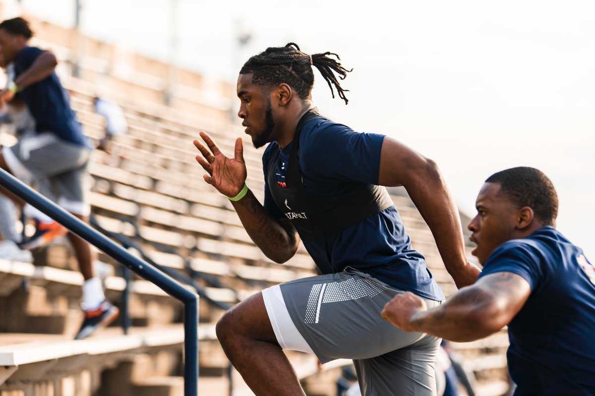 AuburnFootball's tweet photo. Rise and grind. ☀️

#WarEagle https://t.co/EGgCnHb6KL