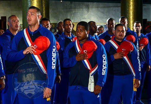 Mex_Libertario's tweet photo. La mitad de la selección cubana 🇨🇺 de béisbol acaba de escapar del hotel en que estaba en Miami, horas antes de que salga el vuelo a Cuba.

Antes, ya habían escapado la estrella y el psicólogo del equipo.

Nadie quiere regresar al “paraíso” socialista y prefieren el #capitalismo. https://t.co/uMdnzodGfT