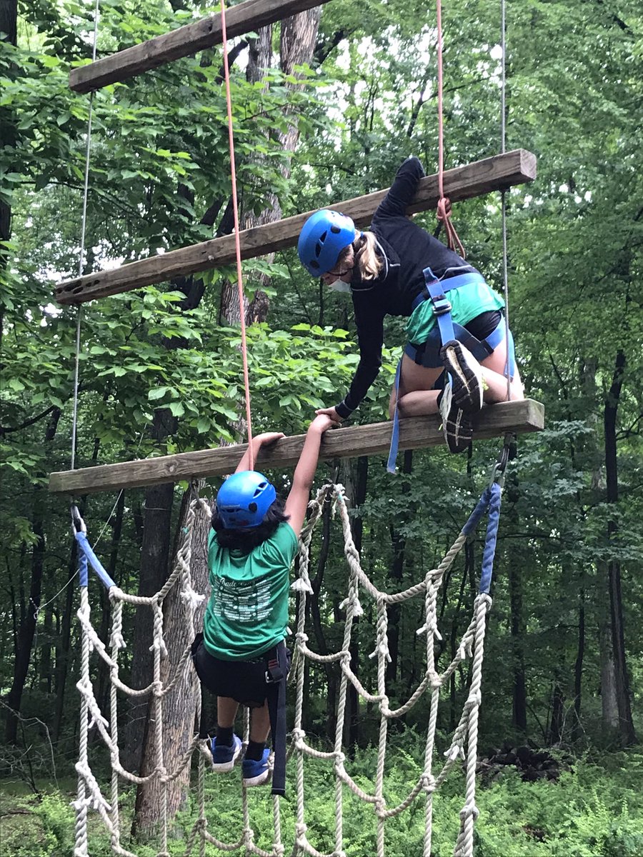CopperHillES's tweet photo. @CopperHillES Cougars always help each other! Teamwork makes the dream work! #CHTeam ๐๐พ https://t.co/XtPJyDFNXh