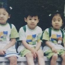 dreamjeons's tweet photo. the way jungkook sits is still the same lol https://t.co/Pwzc1Umv3i