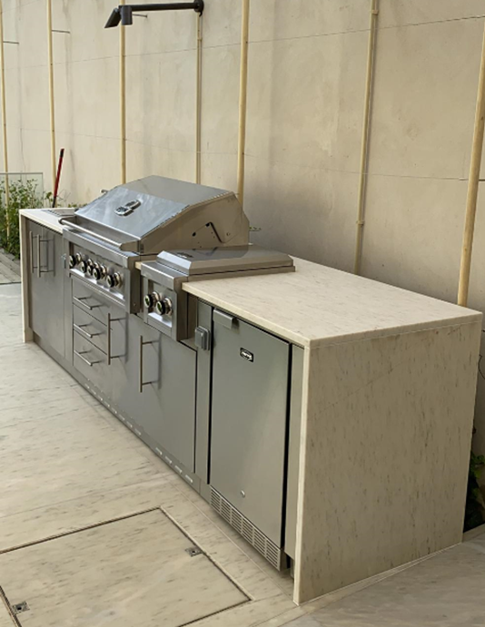 Sunstonemp's tweet photo. Another very clean looking customer photo. This one is our Ruby 4 Burner with IR paired with a Versa Double Side Burner. Functionality and Style offered under a singular brand. We have all the 304 Stainless Steel Components you need for your Outdoor Kitchen. Check us out! https://t.co/lyYLSyMIl8