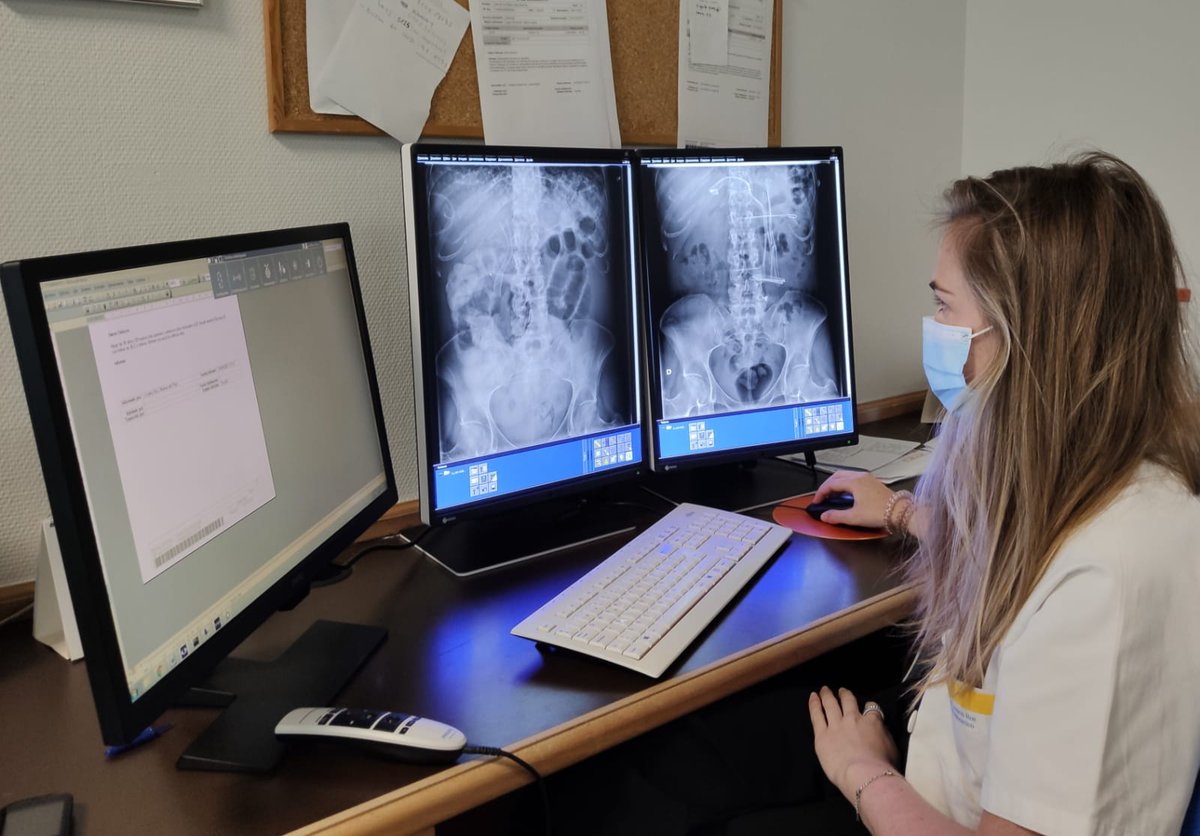 serammeA6SALUD's tweet photo. Siempre orgullosos de nuestros residentes @serammeA6SALUD y felices de sus triunfos. Marina Lozano Ros @mllemarine8, Top20 Presenter del Congreso de la Sociedad Europea de Radiología Abdominal y Gastrointestinal (ESGAR) @EsgarSociety. @residentesSERAM @SERAM_RX https://t.co/A5qPud44dy