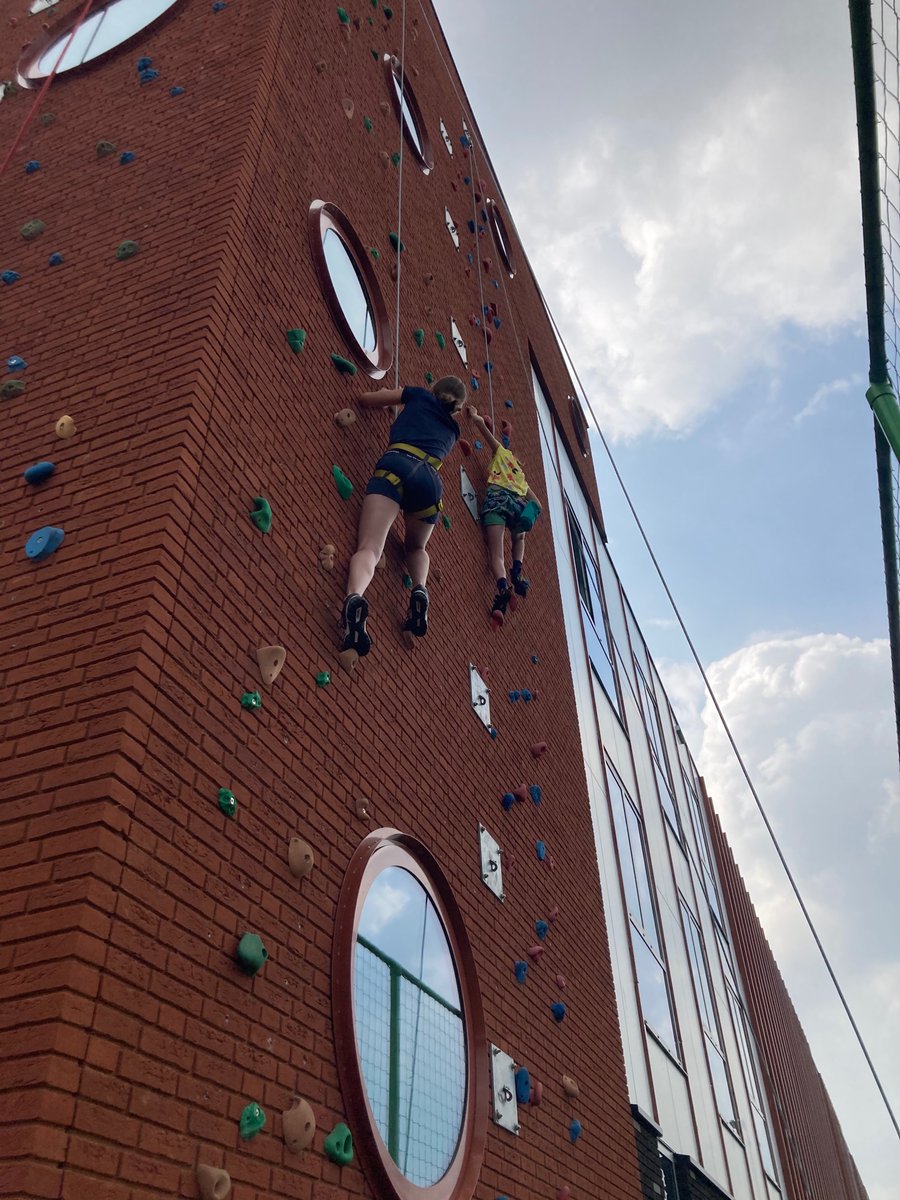 Lekker klimmen weer met <a href="/SEC_Oss/">SEC</a> (en Ludus Outdoor). Dit keer kanjers van @meermondriaan en <a href="/tbl_oss/">TBL</a>