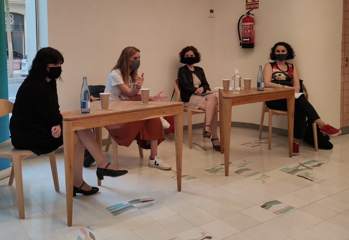 promalaga's tweet photo. 🗣️ Nuestra compañera @AlegriaLa, responsable del proyecto #GreenScreenEU en #Málaga, explica todo sobre @eureca_film, la calculadora europea que mide la huella de carbono en las producciones audiovisuales: "Buscamos que esta herramienta sea fácil de usar y útil para la industria" https://t.co/hw98rmIMM8