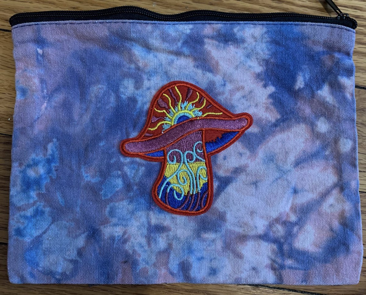 1999customsnyc's tweet image. Super cute mushroom makeup bags just dropped ❤️🌱
1999customsnyc.com