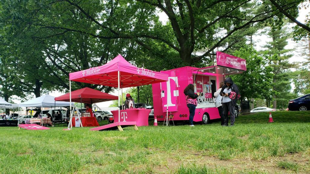 Come hang with us at Arlington Flea Market today !!!! Spin the wheel for some cool T-Mobile goodies!!! #Beepbeep <a href="/JonFreier/">Jon Freier</a> <a href="/TMobile/">T-Mobile</a>