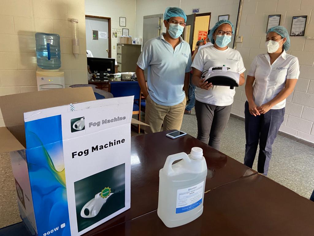 svCOFUM's tweet photo. Donación de aparato de Nebulización para desinfección COVID-19 para distintas áreas de la Ciudadela Dr. Julio Ignacio Díaz Sol. 
Seguimos haciendo la lucha contra la Pandemia COVID-19 para la protección de adultos mayores.
#COFUMrecibeCOFUMdona https://t.co/9ZUIvgkoyq
