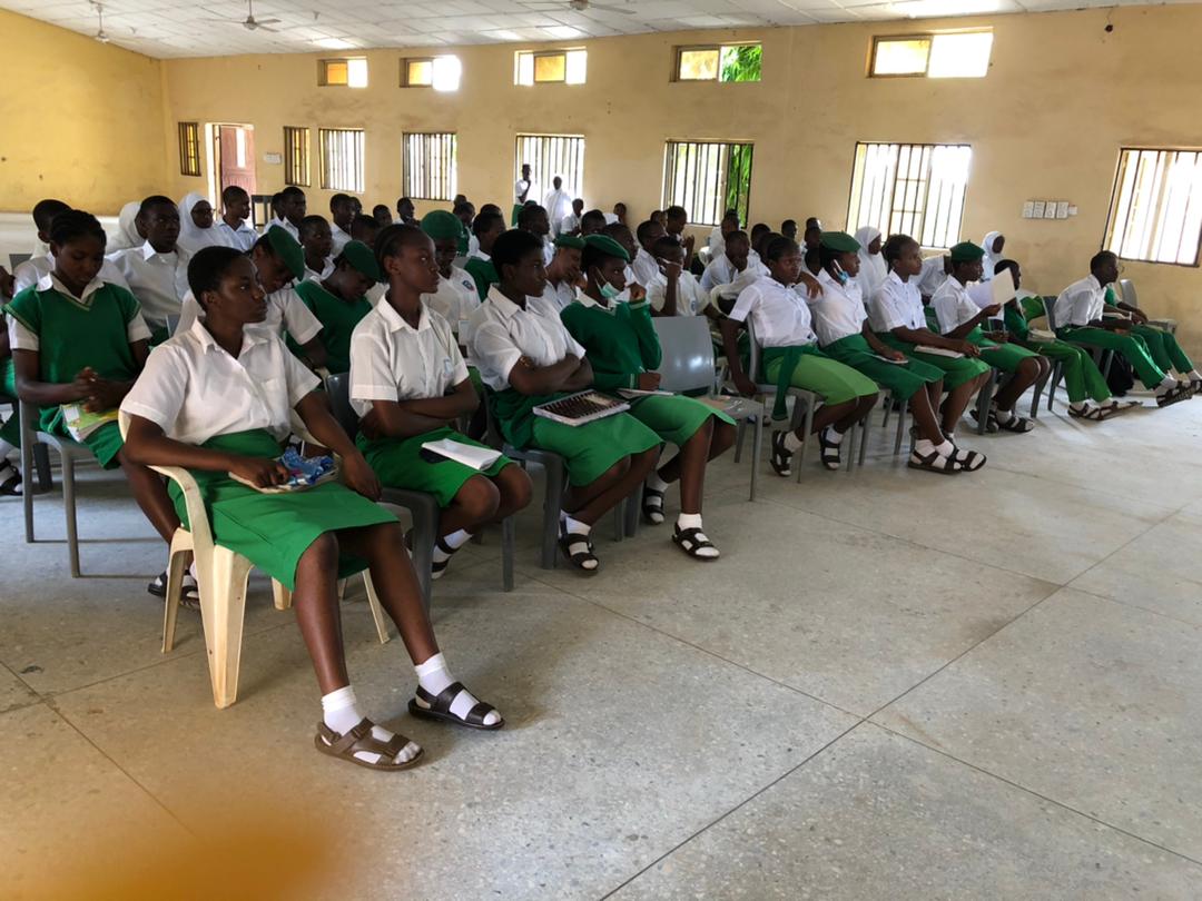 Stepupgreencli2's tweet photo. Presentation at school for the Gifted, Gwagwalada Abuja, in commomeration of the #WorldEnvironmentDay celebration tagged #EcoSystemRestoration which is one of our templates, lined up for the events.

#CalltoEarth #biodiversity
#AdaptOurFuture #RestoreOurEarth
#globalaction https://t.co/U0xt4wAQvZ
