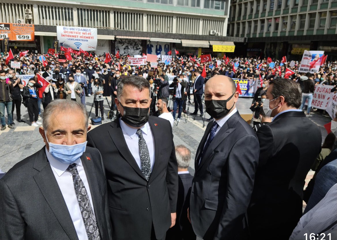 mysdgn's tweet photo. Türk Eğitim Sen olarak Ankara'da #Ek40BinAtama için toplanan ataması yapılmayan öğretmenlerimize tam destek verdik.
#Ek40BinAtamsHaktır. Bu hak teslim edilmeli 2020 KPSS puanlarıyla ek 40 bin atama yapılmalıdır. @lutfielvan  @RTErdogan  @tcbestepe  @tcmeb  @ziyaselcuk https://t.co/xKh3wgZNYx