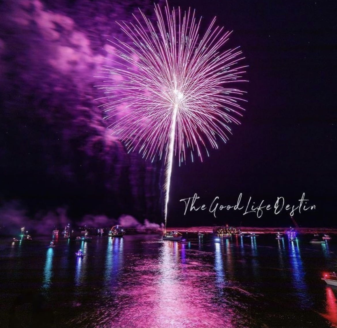 Are you ready for it? All American Thursday starts tonight at 6:30pm with fireworks and fire spinning at 9:00pm, join us😃 #summerontheharbor #hwvdestin