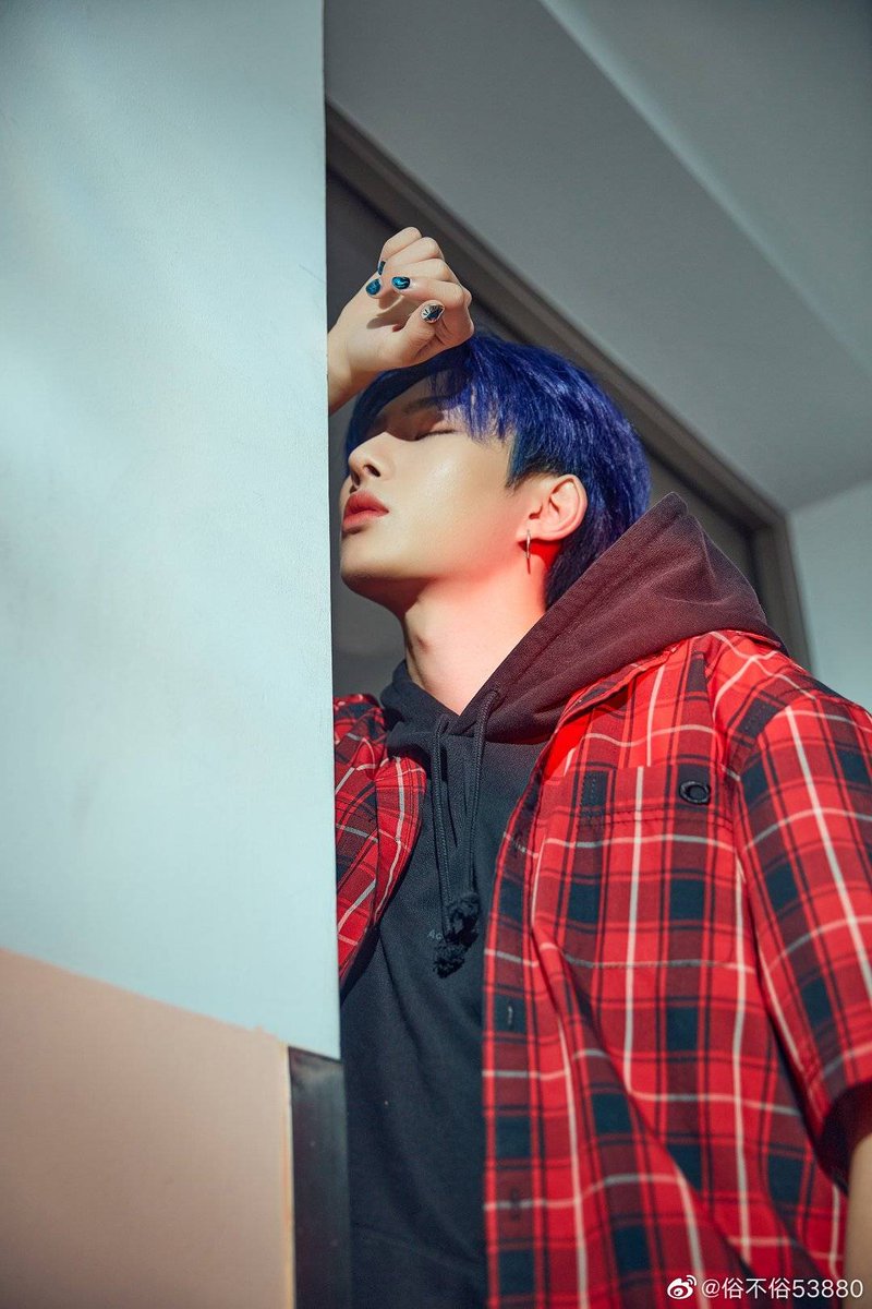 FBoscarwangbr's tweet photo. [WEIBO] 03.05.21 - Sessão  de Fotos 😍😍😍😍😍😍!!

#奧斯卡 #Oscar #OscarWang https://t.co/CaussydFCd