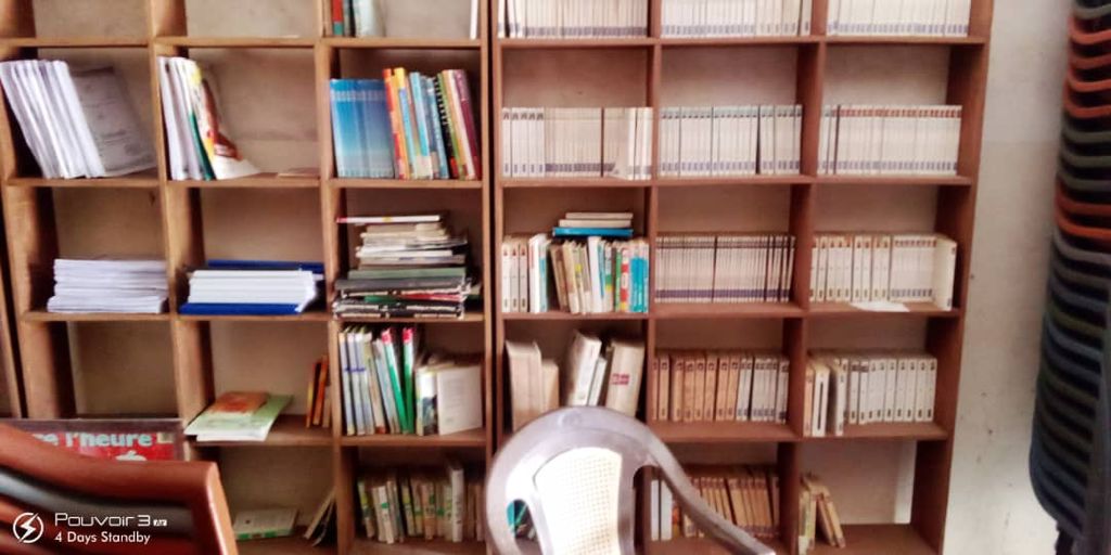 ecolespies's tweet photo. La #Bibliothèque des #ÉcolesPies Cadjinolle (#MLomp - #Casamance) prend forme. 
Bientôt un endroit de ressourcement et de #Recherche pour les élèves et les enfants de la zone.
Les livres nous rendent libres! https://t.co/QyUC6ZaG2K