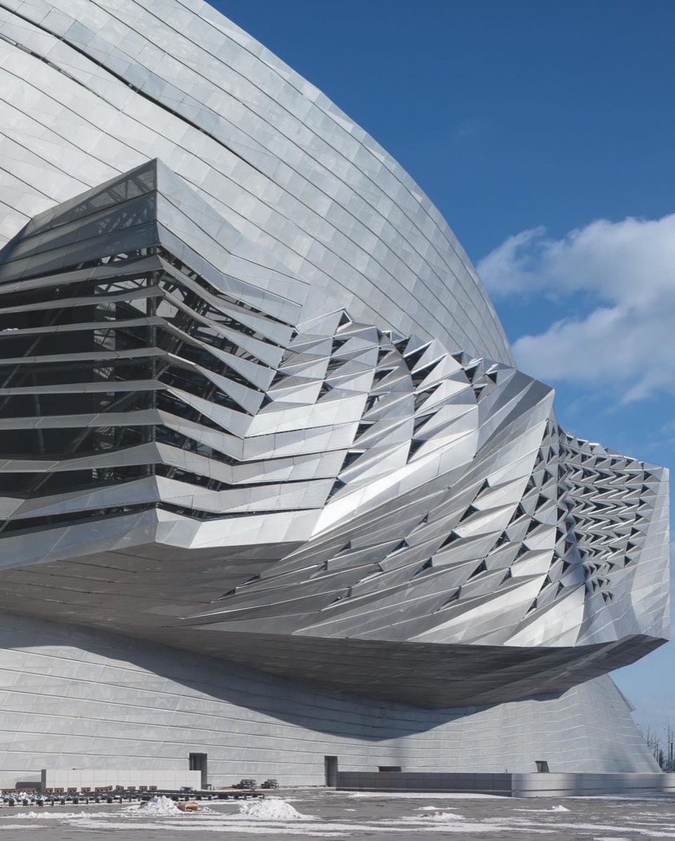parametricarch's tweet photo. The Dalian International Conference Center by COOP HIMMELB(L)AU reflects the promising modern future of Dalian and its tradition as an important port, trade, industry and tourism city.
(📸 by Duccio Malagamba)
#wolfprix #coophimmelblau #dalian #conferencecenter #china https://t.co/FzHEhmrWtx