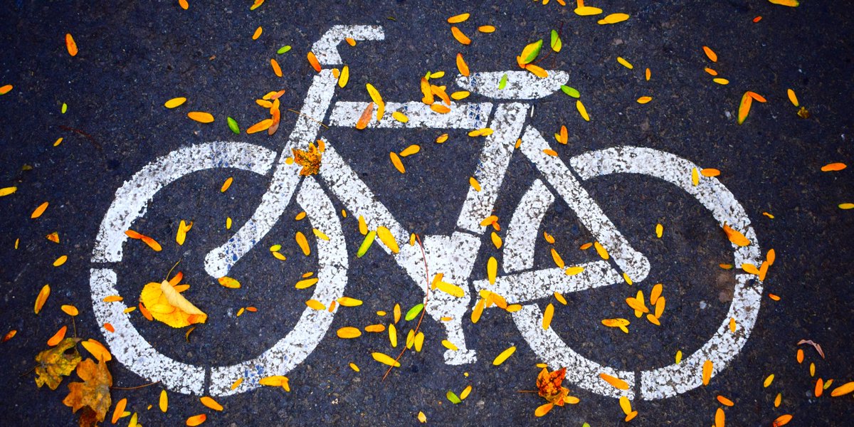 AgorapulseES's tweet photo. Montar en bici nunca se olvida. Y a las personas que te ayudaron a aprender tampoco. Con las redes sociales pasa lo mismo. Queremos ser quien te ayude a aprender igual que un día te lanzaste a montar en bici por mucho miedo que diera. ¿Nos dejas? #diadelabici #Agorapulse https://t.co/dWH3O7tyjb