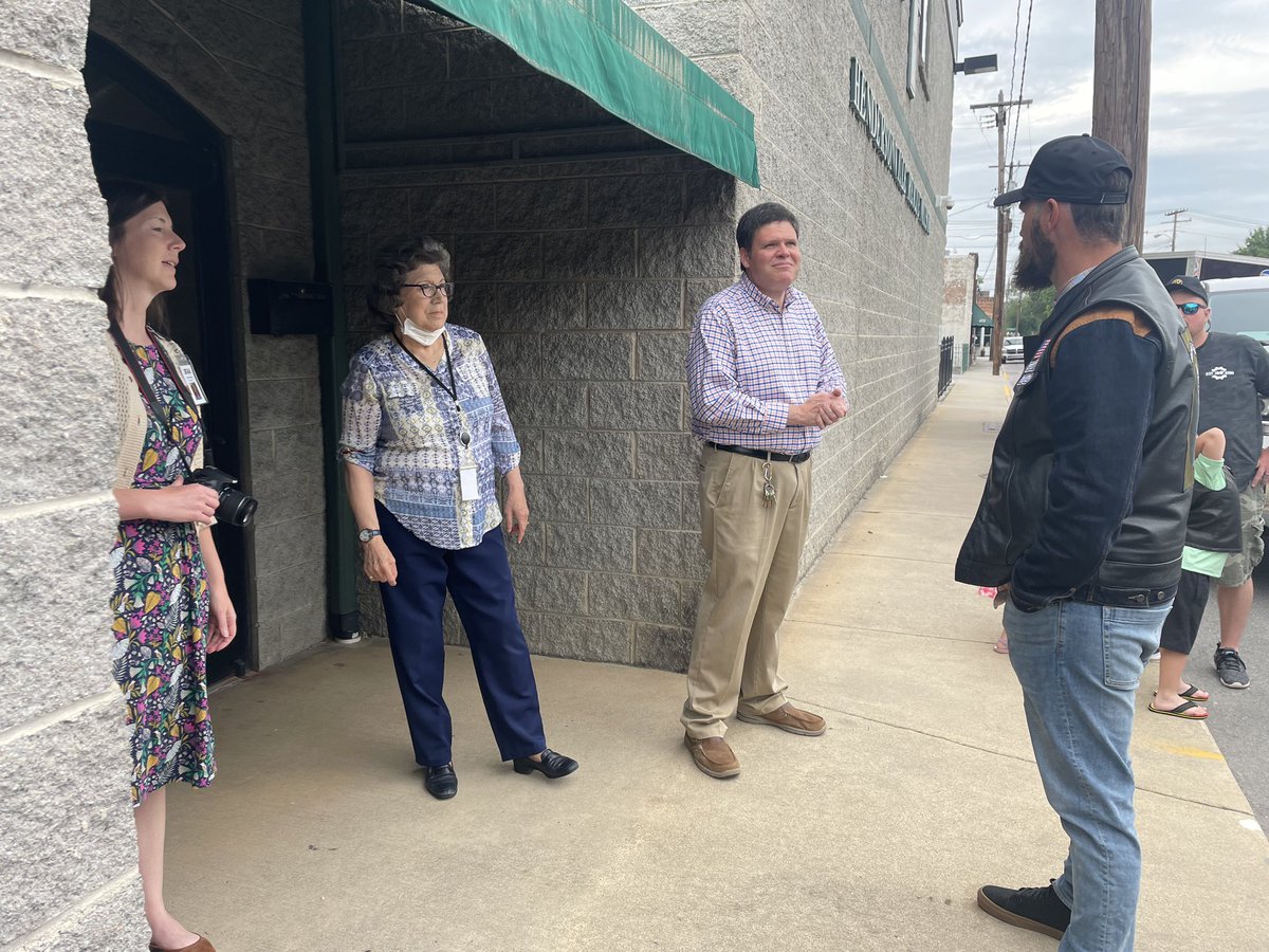 winrescueva's tweet photo. Rescue Ride 2021 Day 4: Our first stop today was at Hendersonville Rescue Mission where Tim Jones, the Vice President and COO, gave us an incredible tour! About 7 years ago, they opened the Hendersonville Outreach Center. It’s a drop in day shelter for the public. https://t.co/A6S3eNPqDx
