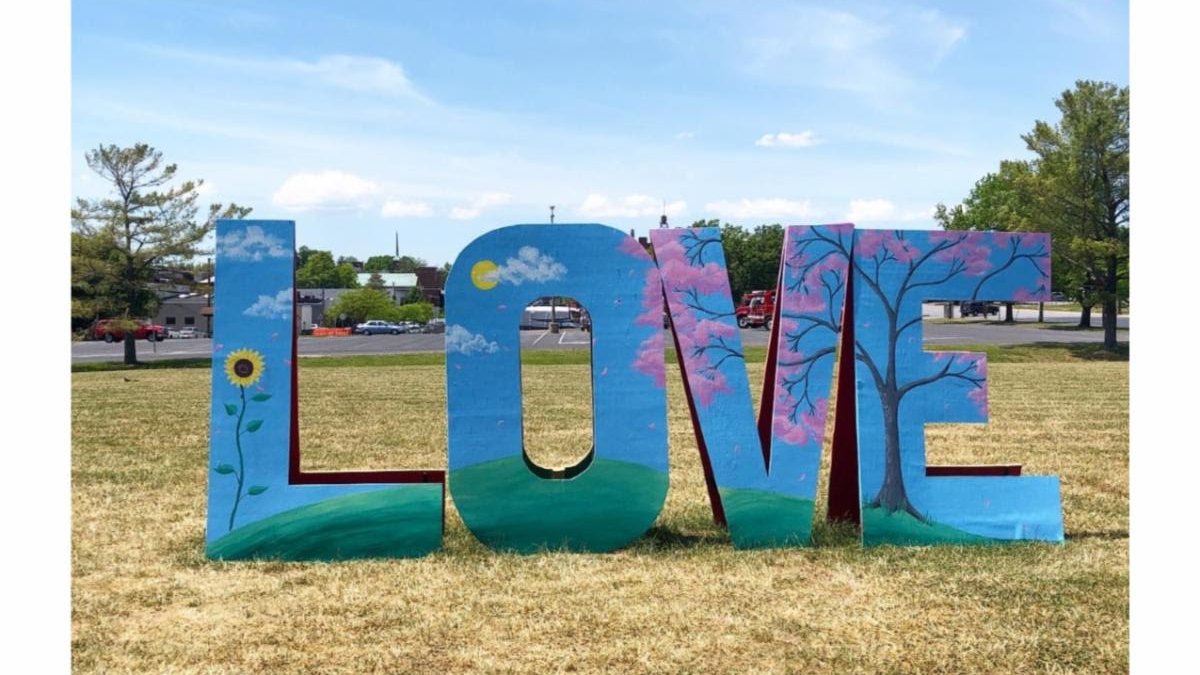 VisitShenValley's tweet photo. The #LOVEVA at Constitution Park in @VisitWaynesboro has a fresh new look! Be sure to see it as you make your way through the #ShenandoahValley. This handy map by @VisitVirginia will lead you to it and others.

https://t.co/wZiq8D8ydv https://t.co/L7gZTW2r5q
