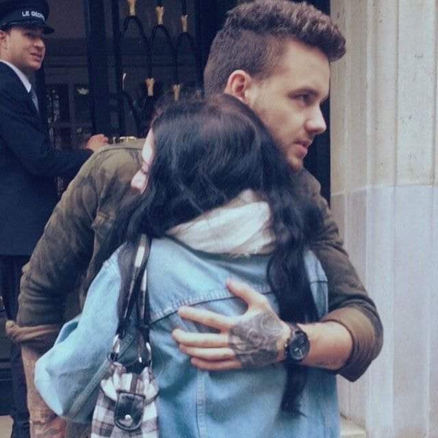 roxanaaghinitei's tweet photo. All I want in life is to be hugged by @LiamPayne 🥺 https://t.co/pAVYvi1LdU