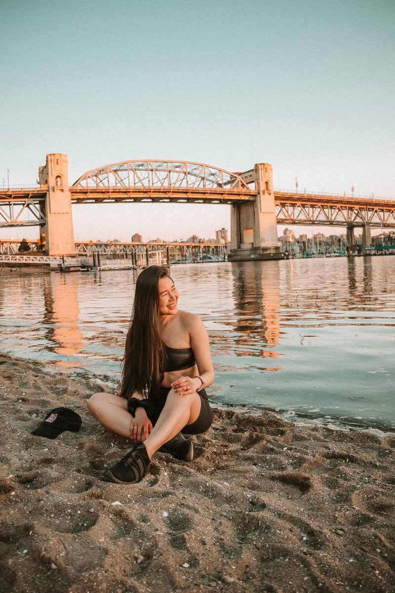 Soaking in the last rays of the day ☀️

Sunset with SKYE ambassador @rachellehay in her Rbutus Originals.