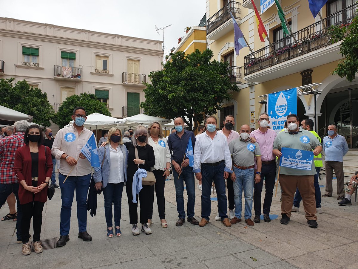 PPAlmunecar's tweet photo. 🔵🔵CANALIZACIONES BÉZNAR-RULES YA🔵🔵
▶️Nuestra alcaldesa, concejales y miembros del 🅿️🅿️ han participado en la marcha por las canalizaciones de Béznar-Rules.
➡️De nuevo #Almuñécar ha vuelto a demostrar que juntos somos más fuertes.
#TuGotaCuenta
#RulesYa https://t.co/L32hsb7rif
