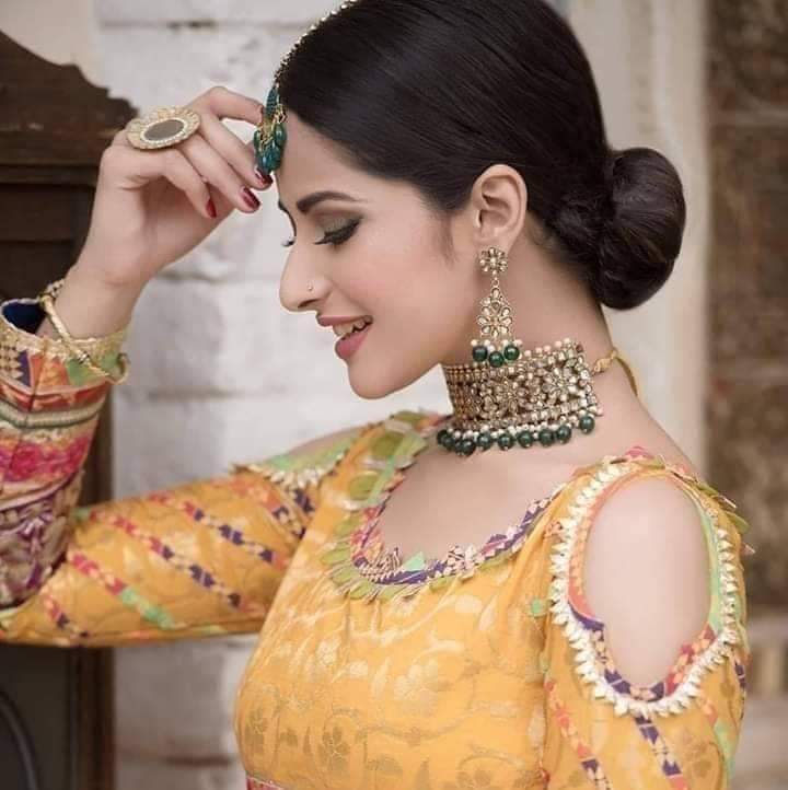DoctorUbaid5's tweet photo. وہ حرف حرف پرکھتا ہے میرے لفظوں کو..
کمال کا شخص ہے لہجہ بھی جانچتا ہے میرا💕 https://t.co/rHuaWu8wVV