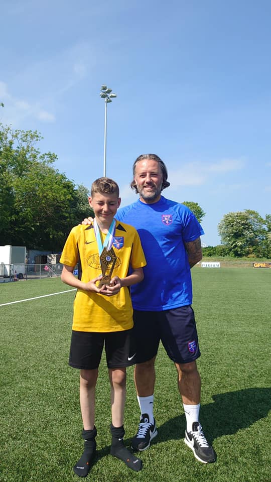 Margate_YouthFC's tweet image. Half Term Soccer School at @margate_fc - DONE!

An amazing three days at Hartsdown Park, thank you to all those who attended and a massive thank you to all our coaches. 

A selection of photos from today, with 1st Team Manager Jay Saunders. 

#BestInField #TimeForHeros
🔵⚪️⚽️🙌