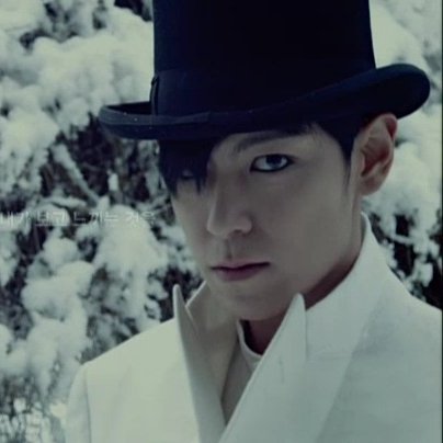 Welcome2datop's tweet photo. A Clockwork Orange vibes with this one
#TOP #BIGBANG #ChoiSeungHyun #tttop #BIGBANGTOP #FROMTOP @YG_GlobalVIP https://t.co/FnVcpwjrPV