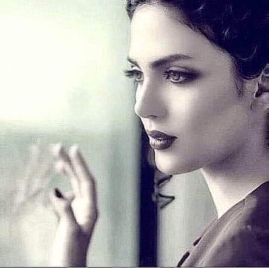 🕊…🤍…🕊..

لا أرى..
جناحــاً .. عليـك
..
لكنـك دائمــاً 
تحلـــق بعيــــداً 🤍🕊🤎