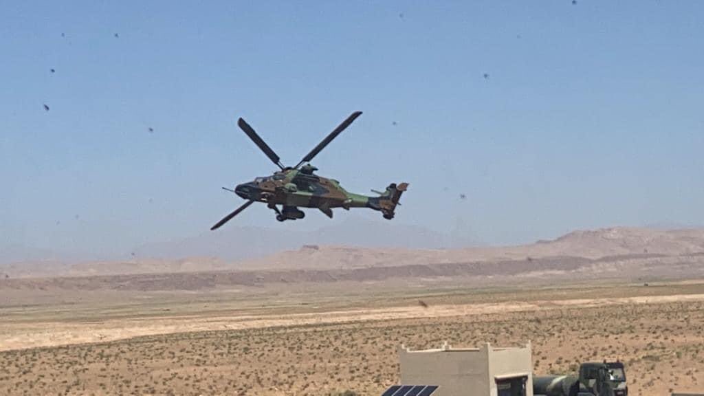 globalintel_'s tweet photo. 🔴 L’ambassadeur de #France au Maroc, @HeleneLeGal, participe au dernier jour de l’exercice militaire conjoint entre les @FAR_MAROC et l’@armeedeterre française baptisé
#ALATFAR2021 dans le secteur
opérationnel de #SAGHRO #Ouarzazate @EtatMajorFR @MarocDiplomatie @Armees_Gouv https://t.co/nOoPATwasm