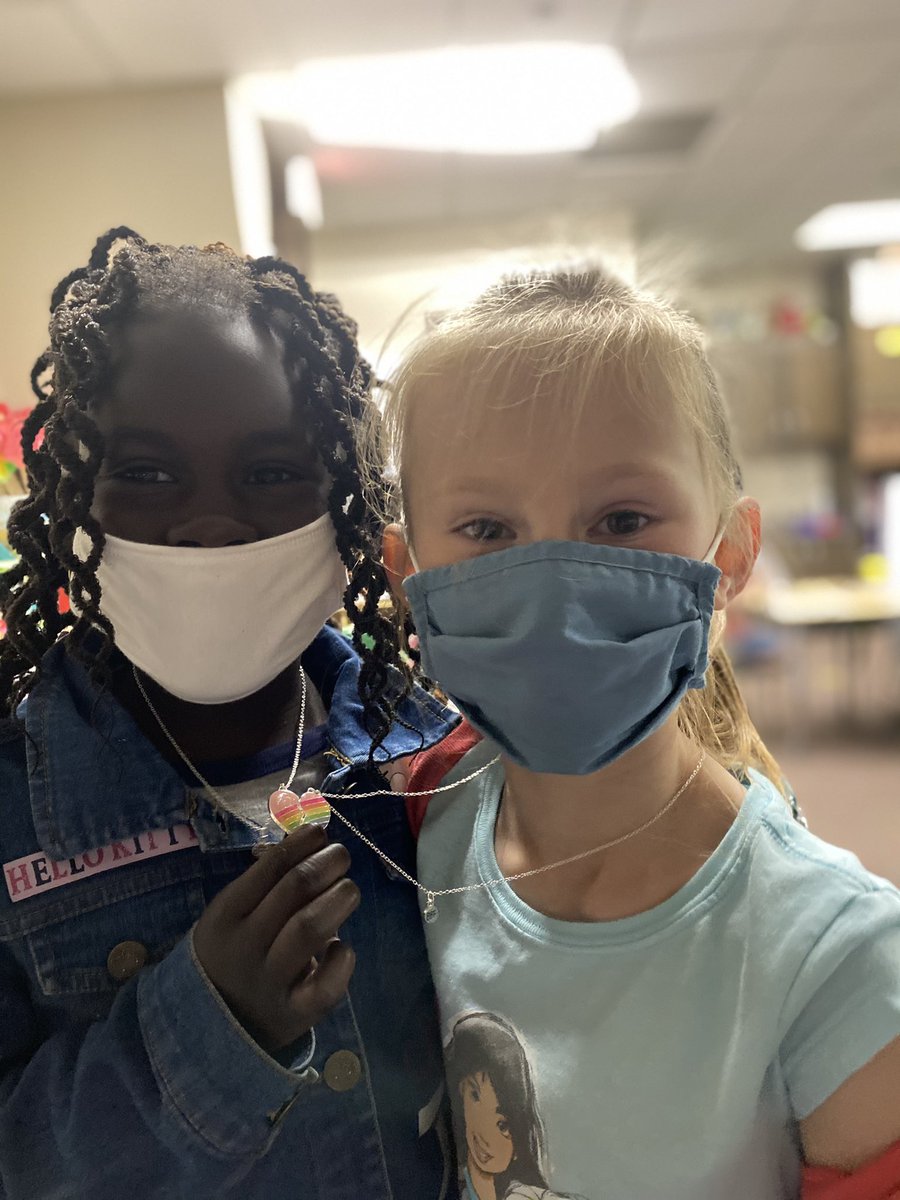 Lots of things were different this year but some things never change. Like lifelong friendships! #StoutFieldGood #KinderBesties