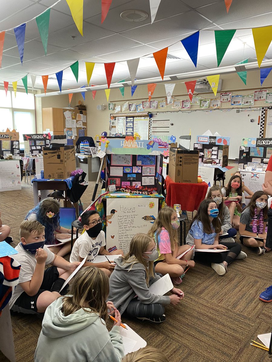 LingleAveElem's tweet photo. 5th Grade amazed us today with their State Fair!  Their work was exceptional, and their knowledge about our states was impressive!  Thank you, 5th Grade! https://t.co/0MvQ7A6vr8