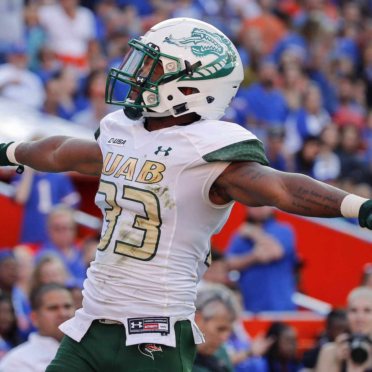 lisalatai58's tweet photo. After a great conversation with @MarkMods I am grateful to announce that I’ve been given a offer from UAB ! All glory to the man above .🙏🏽💚 #AG2G #UAB https://t.co/mGiOjk0899