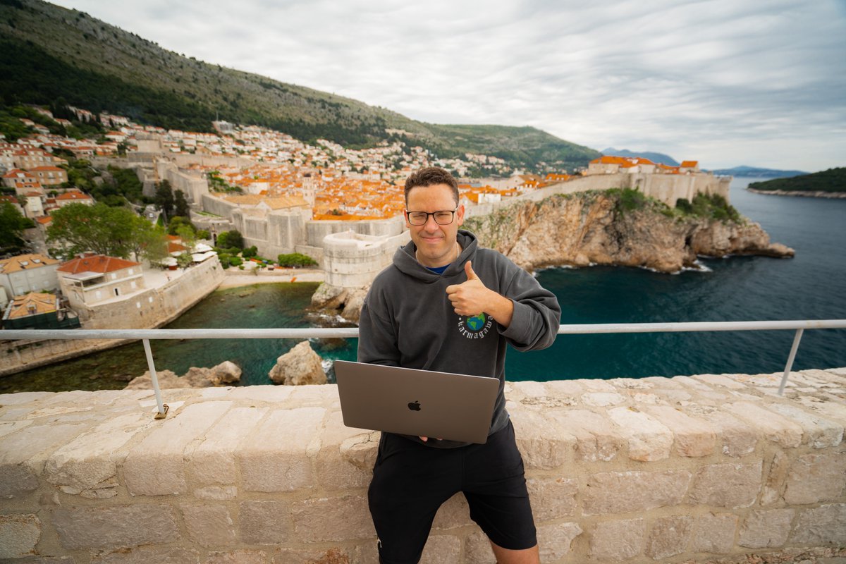 timothysykes's tweet photo. Retweet/favorite this if you want a video lesson with my take on the $AMC $GME $KOSS $NAKD $BB $NOK meme stock madness &amp; the details of my 2 new https://t.co/occ8wKmlgm students to surpass $1 million today along details on the all new https://t.co/lV8ONuf6wl guide...busy, busy! https://t.co/YdhHxa13ip