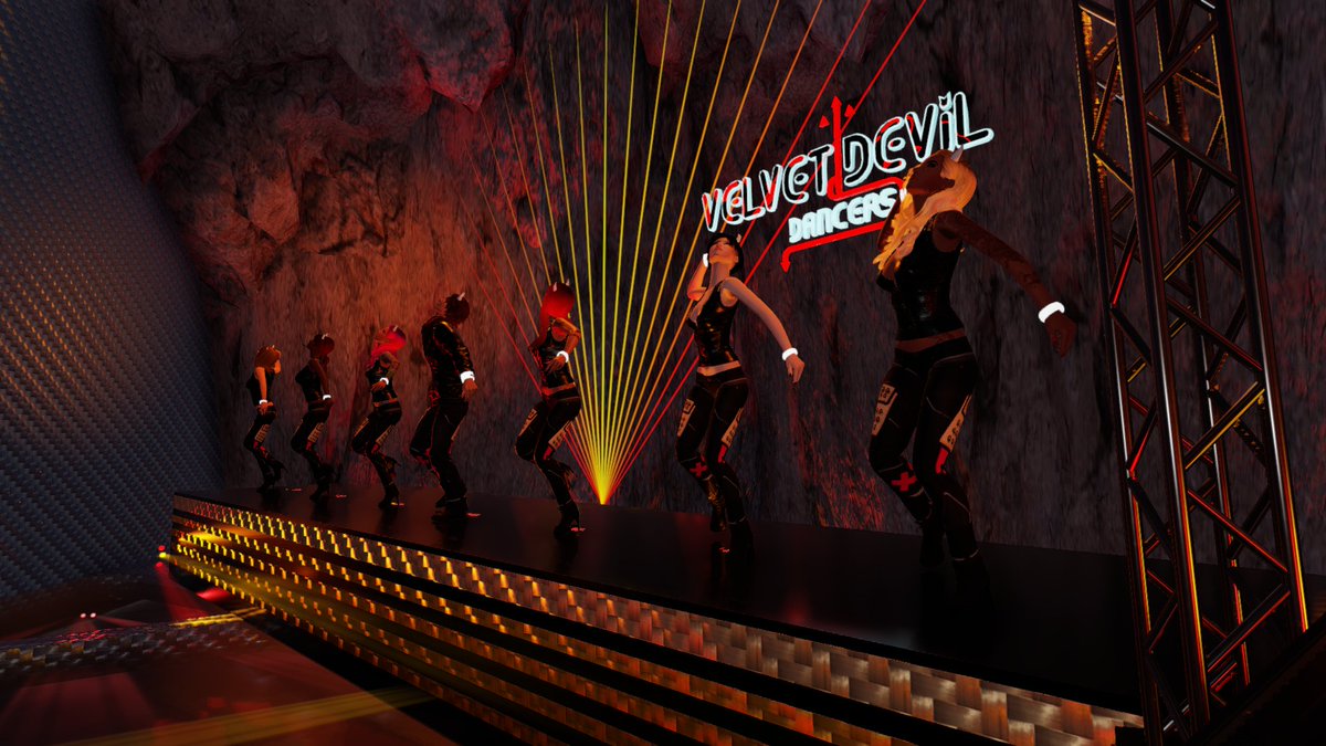 EmmaF_3dxchat's tweet photo. Dancing at #Adier's #RoF #RingOfFire with @DevilDancers3DX @3dxchat https://t.co/tX52cvGf2S