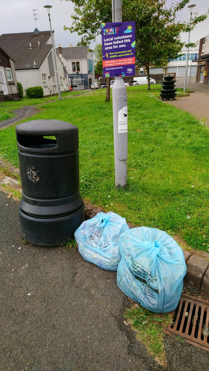 Elderslie Community Council (@eldersliecommu1) on Twitter photo We weeded our large square planter and finished emptying the barrier planters ready for summer bedding plants. Two bags of weeds to be collected by the #teamuptocleanup gang at <a href="/RenCouncil/">RenCouncil</a> <a href="/KSBScotland/">Keep Scotland Beautiful</a> #positiveelderslie #community <a href="/ElderslieGrapes/">Elderslie Grapevine</a> We weeded our large square planter and finished emptying the barrier planters ready for summer bedding plants. Two bags of weeds to be collected by the #teamuptocleanup gang at <a href="/RenCouncil/">RenCouncil</a> <a href="/KSBScotland/">Keep Scotland Beautiful</a> #positiveelderslie #community <a href="/ElderslieGrapes/">Elderslie Grapevine</a>