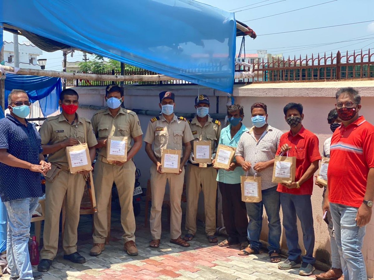BhuyanMiten's tweet photo. We from Family of Nobel cause Appreciate to the Front line Warrior who helps the society beyond the imagination. 🙏@otvnews @CMO_Odisha @ndtvindia @SonuSood @Subhash23559457 @sabyaactor https://t.co/Q77avWOLFZ