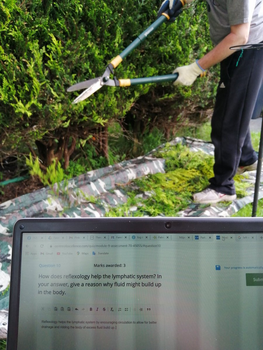 Me sitting outside on the garden bench being a moral support for <a href="/kevin_macinnes/">Kevin MacInnes</a> as I continue my #reflexology assessments. 😀