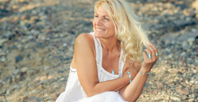 Aging can cause the skin around your neck to sag. A #NeckLift can help tighten bit.ly/3yAe5K1