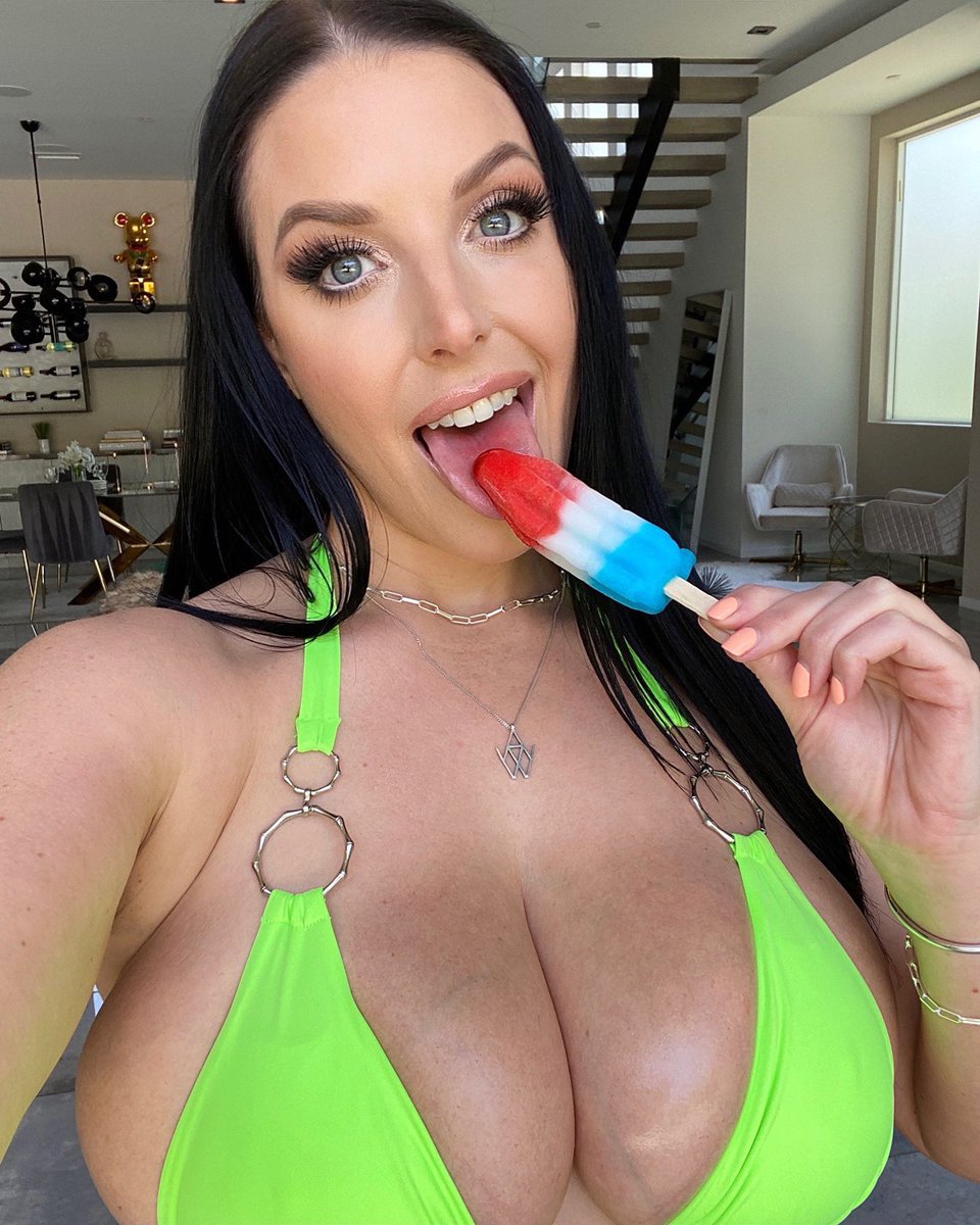 ANGELAWHITE's tweet photo. Tongues are not the strongest muscle in the human body, but mine is an overachiever 👅 

Do you have an overachieving body part? 😋 https://t.co/decCW5Ou7K