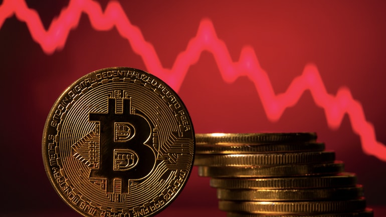 ItsCryptoBus's tweet photo. Some of us were through 2017 cycle that saw major cryptocurrencies lose major value. We all know that crypto is mega volatile and those swings are an old book story and something we all need to deal with. We are asking you to invest responsibly without emotions.
#BTC #ETH #crypto https://t.co/fW05LqJ9Uk