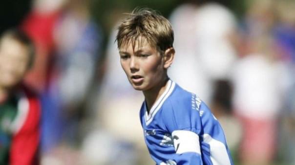 Jeg var 15 år da jeg debuterte i 4 divisjon for SK Djerv, hvor alt startet. Få bredden i gang! #ingenbreddeingentopp #fåbreddenigang
<a href="/abidraja/">Abid Raja</a> 
@BentHHoyre 
<a href="/erna_solberg/">Erna Solberg</a>