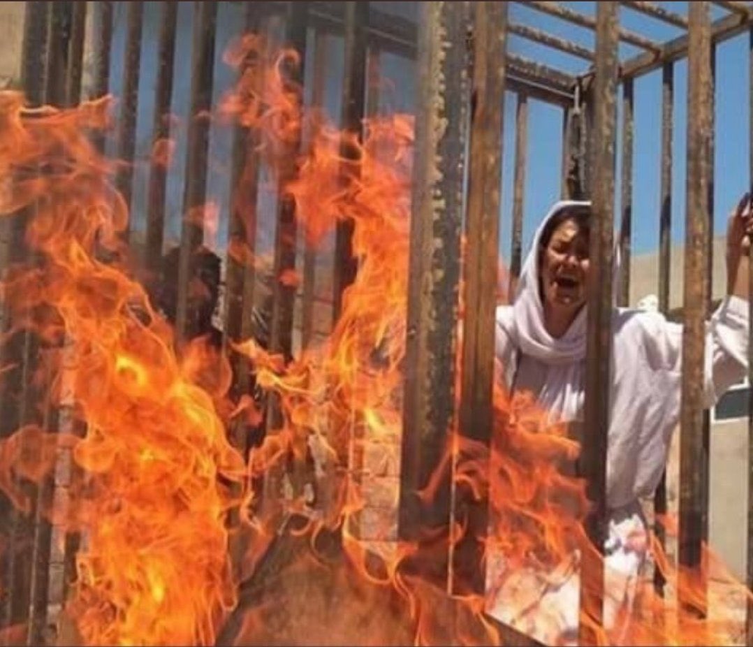 6 yıl önce bugün Musul'da 19 Ezidi kadın, vahşete direndikleri için binlerce kişinin gözleri önünde demir kafeslere yerleştirildi ve canlı canlı yakıldı. 
#YazidiGenocide