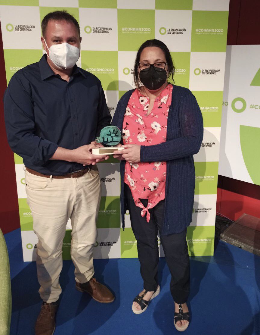 ColauCompromis's tweet image. Tornem de #Madrid amb el premi que ens ha atorgat el Congrés Nacional de Medi Ambient(#CONAMA). El projecte #Albalt00 continua amb força i Il·lusió. @SoniaClementeB #TransicioEnergètica #TransiciónEnergética 
#Conama2020