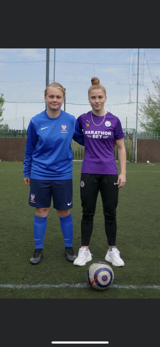 Chriswa84815265's tweet photo. Great couple of days @SSESS_ for Bel and got to meet @jesspark21300 today aswell @YorkRTC ❤️⚽️ https://t.co/TTWBGMlGO5