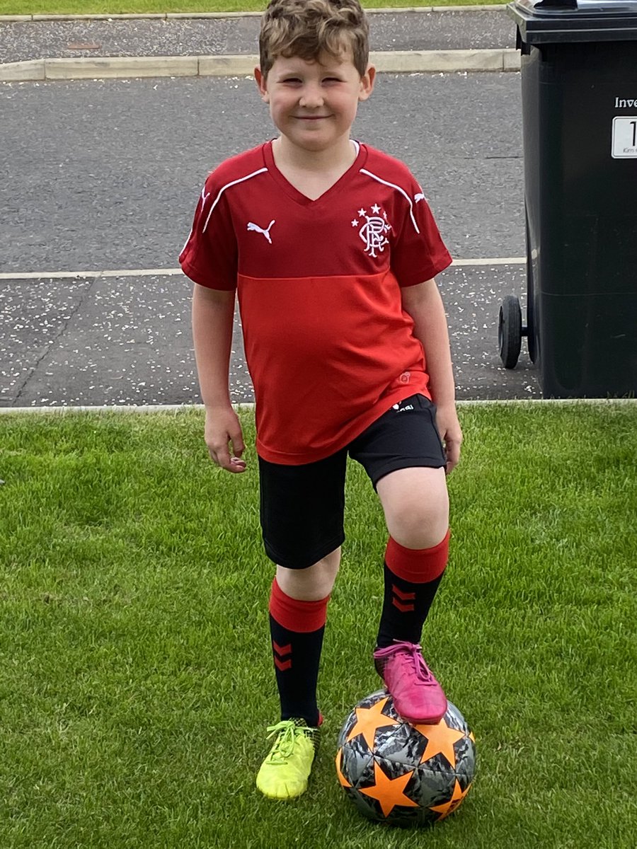 Luke and his hand me downs 🤣 he also thinks he’s the next Gaza 🙄