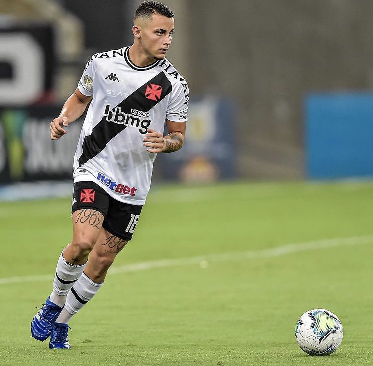 DTransferencias's tweet photo. Spartak Moscovo está a interessado em garantir a contratação de Bruno Gomes para colmatar a possível saída de Alex Král para o West Ham United, segundo informa o jornalista @Glongari.
O médio de 20 anos pertence ao Vasco da Gama e tem um valor de mercado de 4 milhões de euros. https://t.co/1Zpej0YH9e