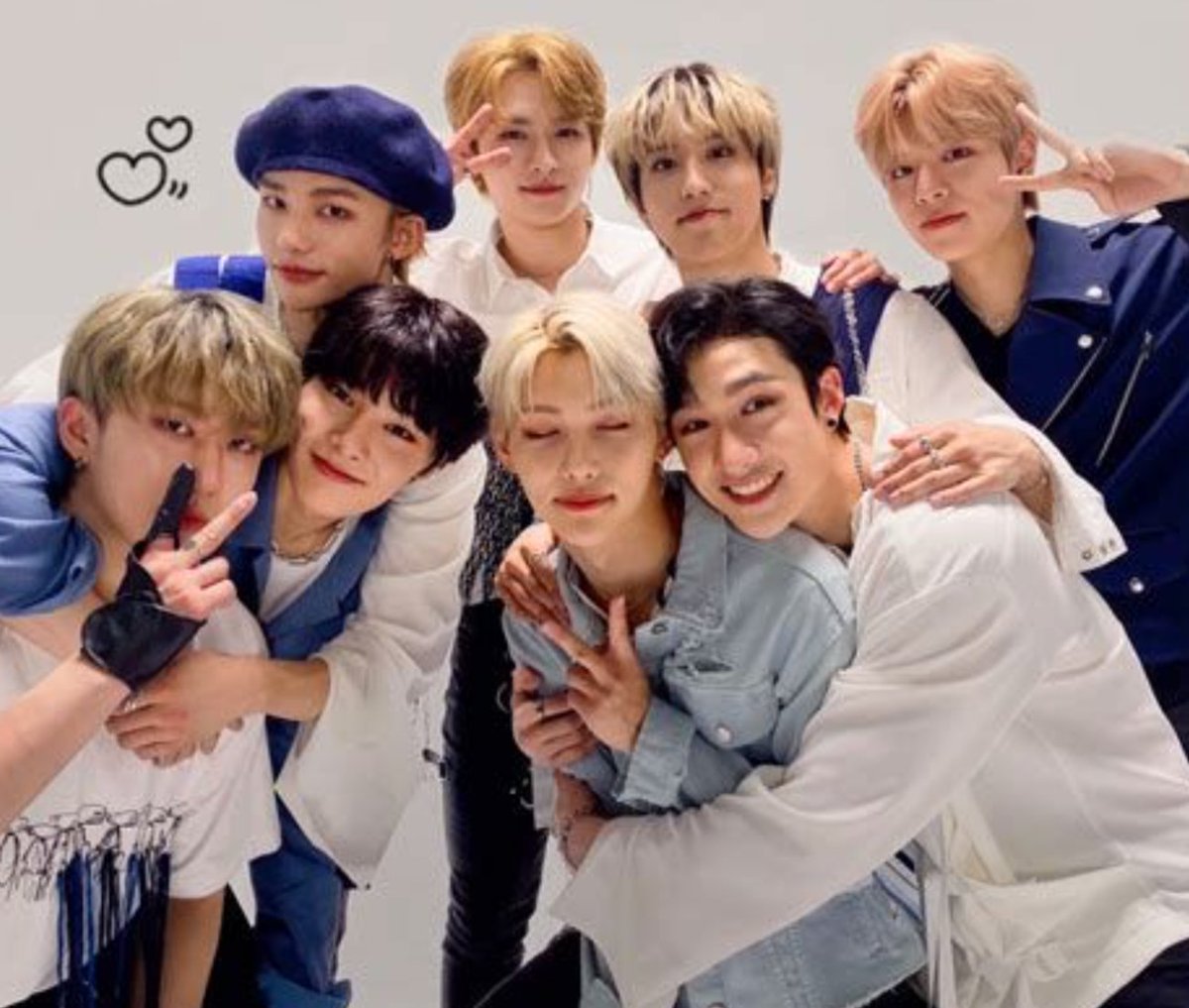 ArmtinyStay's tweet photo. Hello everyone welcome to my account!☀I love stray kids,bts and ateez. All are welcome and please be kind💜 https://t.co/wfaNmEA3AD