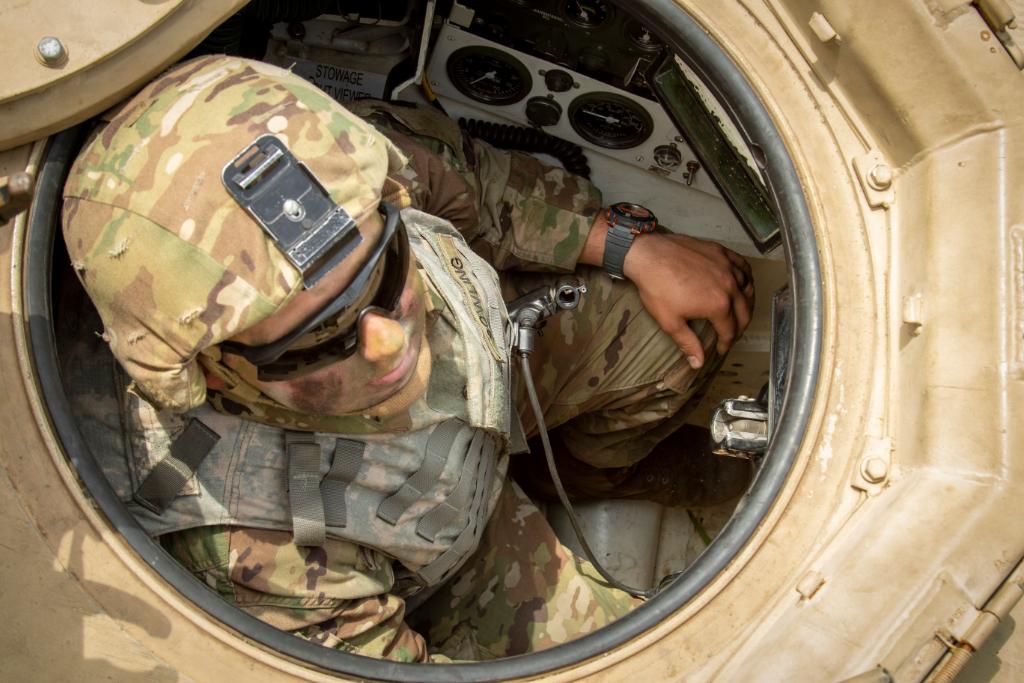 USArmyFortSill's tweet photo. Caption contest, GO!

#LongRangePrecisionFires #Paladin #KingofBattle #ImproveLethality
@178FABN1 https://t.co/OPqOoYG3VW