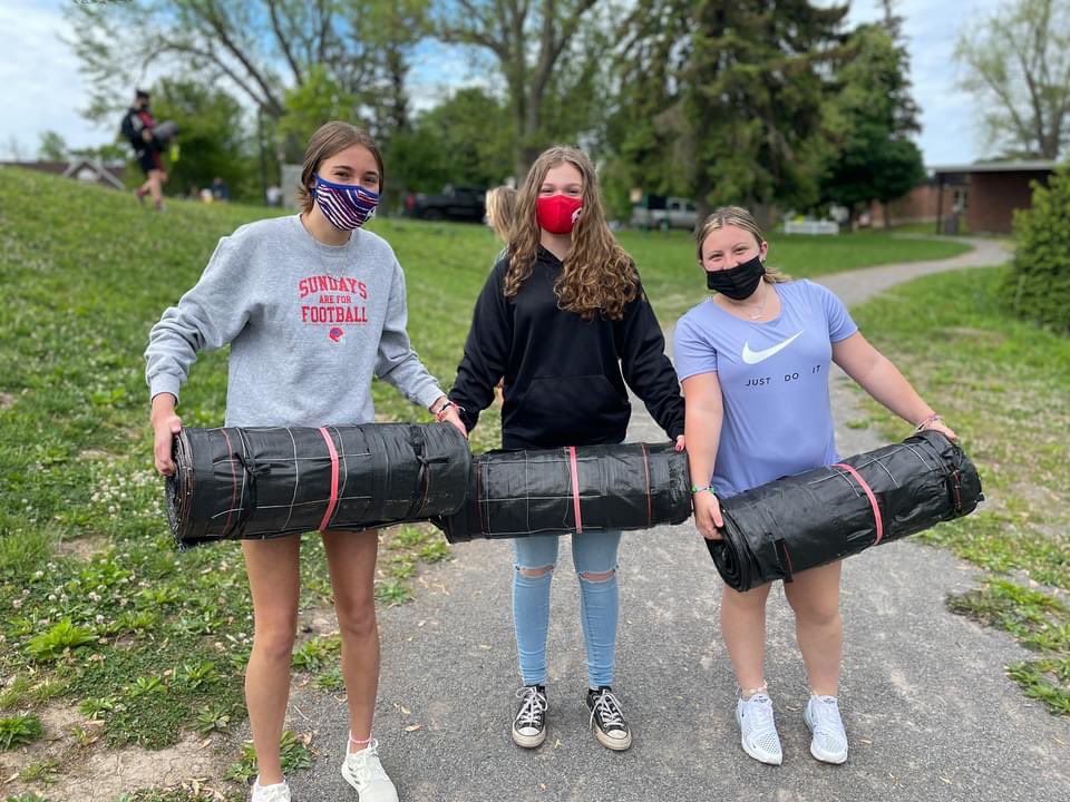 parkschoolbflo's tweet image. In partnership with WNY PRISM, the Park community began the installation of a fence as part of conservancy efforts to manage the invasive Red Swamp Crayfish in the stream. Many thanks to all who helped! #ActiveLearning #AlwaysLeading #SolvingComplexProblems