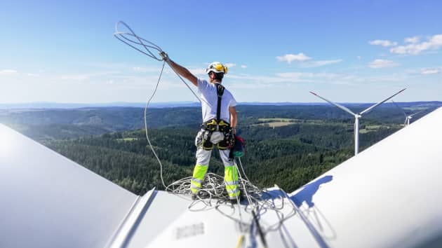 MassClimate's tweet photo. The expansion of wind energy could create millions of jobs in the next five years! #Cleanenergy is not just good for our planet, it also creates jobs, both in Massachusetts and around the world!

Read more: https://t.co/1aRY5QPoIR https://t.co/hbV3a99poV